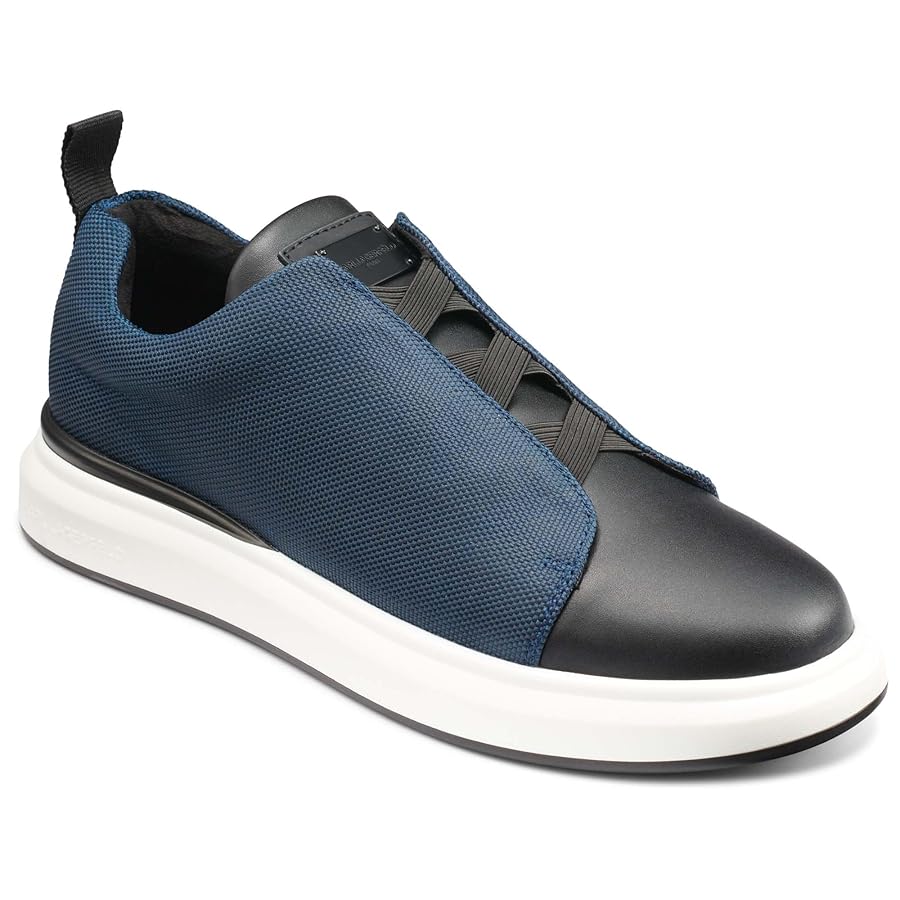 Karl Lagerfeld ブローチ 青系 Karl Lagerfeld ブローチ 青系 Karl Lagerfeld ブローチ 青系